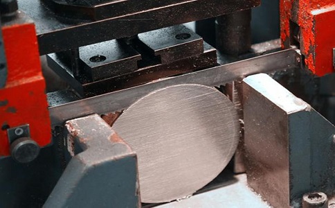 内江影响双金属带锯条使用寿命的主要因素有哪些？